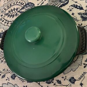 Parini round baker with lid 8-inch diameter, 1.5-quart capacity - green